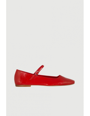 Julieta Mary Janes in Red Patent Leather sur le site 